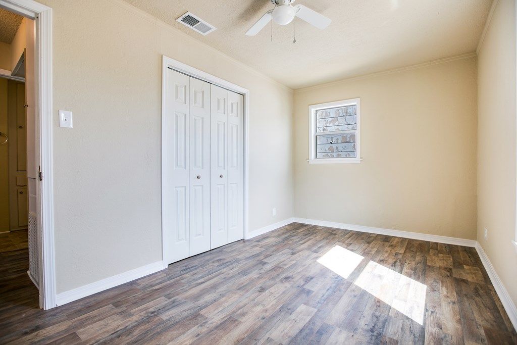 Image 14 of property listing at 1106 Country Club Dr, Ballinger, TX 76821