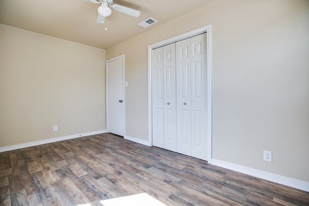 Image 15 of property listing at 1106 Country Club Dr, Ballinger, TX 76821