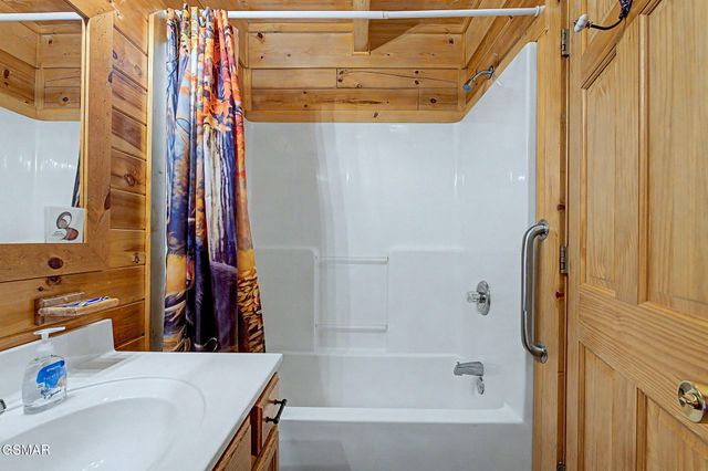 1065 Willard Way, Sevierville, TN 37876