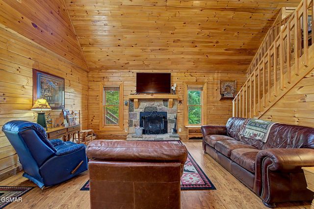 1065 Willard Way, Sevierville, TN 37876