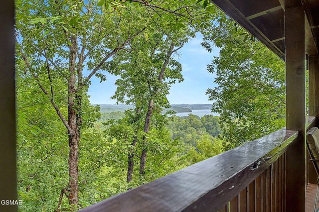 1065 Willard Way, Sevierville, TN 37876