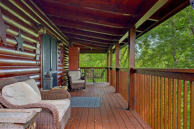 1065 Willard Way, Sevierville, TN 37876