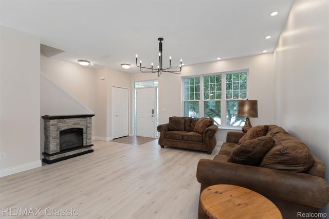 6108 Heron Hills Drive 56, Wolverine Lake Village, MI 48390
