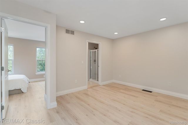 6108 Heron Hills Drive 56, Wolverine Lake Village, MI 48390