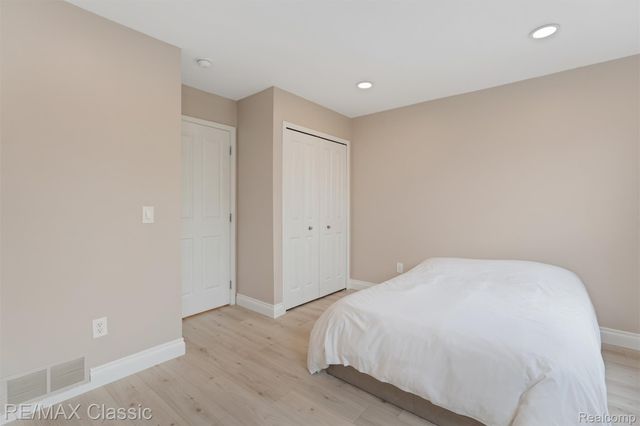 6108 Heron Hills Drive 56, Wolverine Lake Village, MI 48390