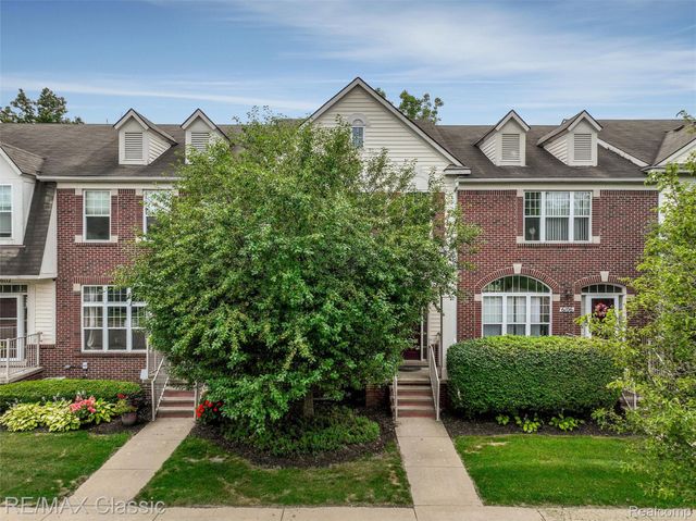 6108 Heron Hills Drive 56, Wolverine Lake Village, MI 48390