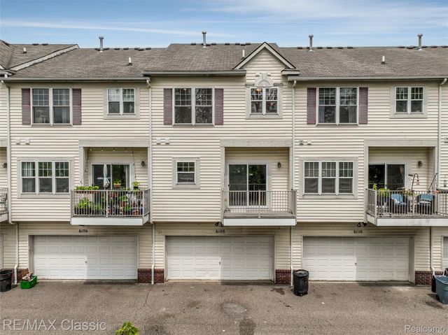 6108 Heron Hills Drive 56, Wolverine Lake Village, MI 48390
