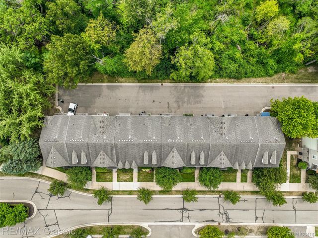 6108 Heron Hills Drive 56, Wolverine Lake Village, MI 48390