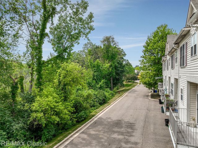 6108 Heron Hills Drive 56, Wolverine Lake Village, MI 48390