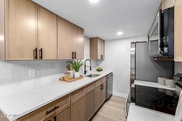 8531 E PORTLAND Street, Scottsdale, AZ 85257