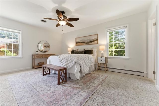 4605 Reynolds DR, Virginia Beach, VA 23455