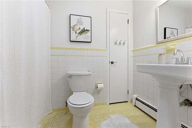 4605 Reynolds DR, Virginia Beach, VA 23455