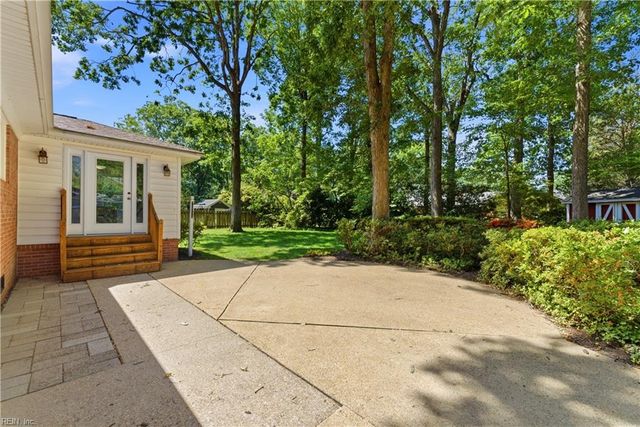 4605 Reynolds DR, Virginia Beach, VA 23455