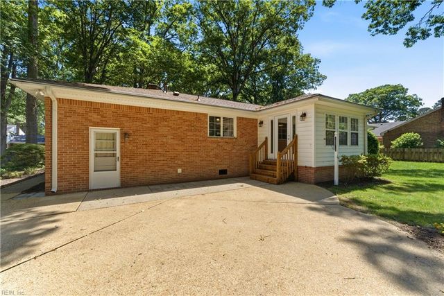 4605 Reynolds DR, Virginia Beach, VA 23455