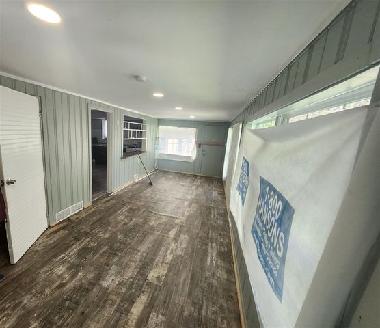933 S 17th Street, Saginaw, MI 48601