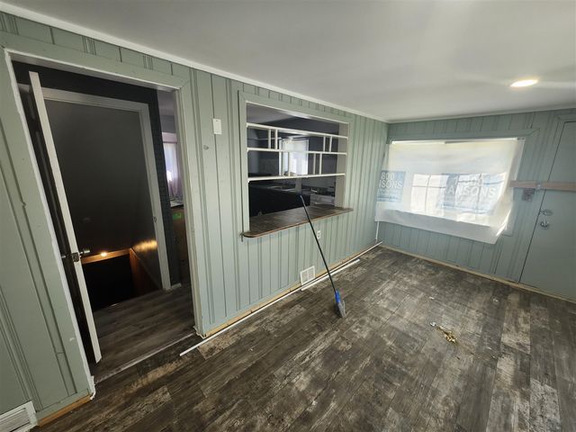 933 S 17th Street, Saginaw, MI 48601