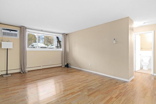 520 Ridgewood Avenue 3, Minneapolis, MN 55403