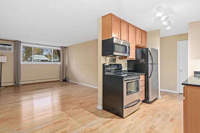 520 Ridgewood Avenue 3, Minneapolis, MN 55403