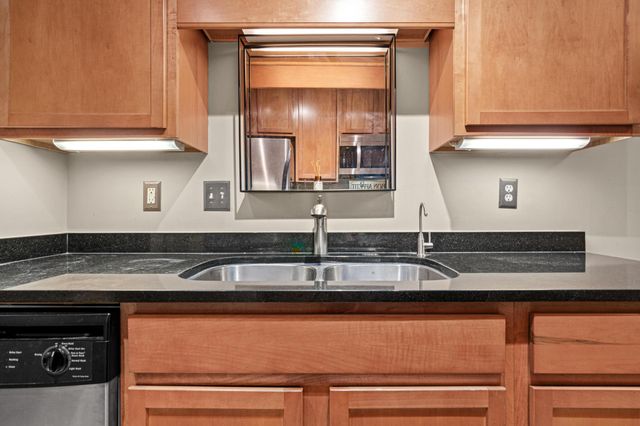 520 Ridgewood Avenue 3, Minneapolis, MN 55403