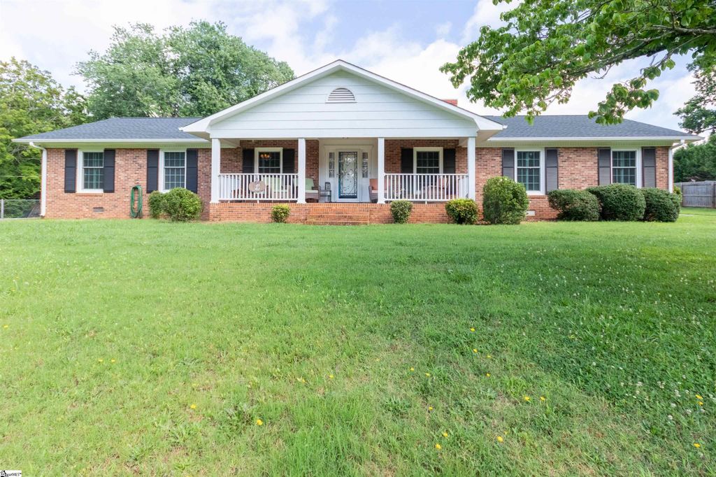 315 Lowndes Drive, Spartanburg, SC 29307