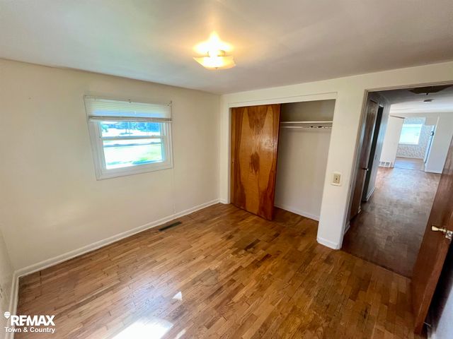 626 S Mckinley Road, Flushing, MI 48433