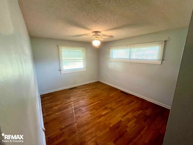 626 S Mckinley Road, Flushing, MI 48433