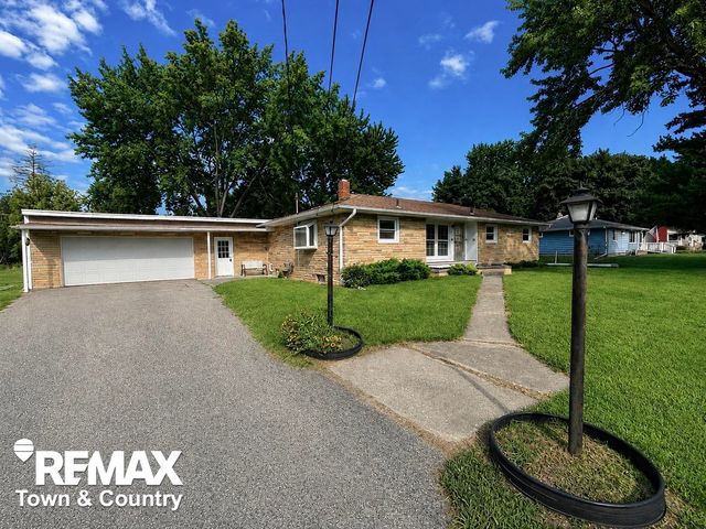 626 S Mckinley Road, Flushing, MI 48433