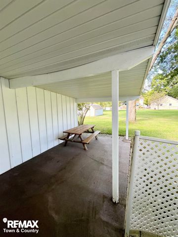626 S Mckinley Road, Flushing, MI 48433