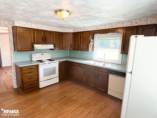 626 S Mckinley Road, Flushing, MI 48433