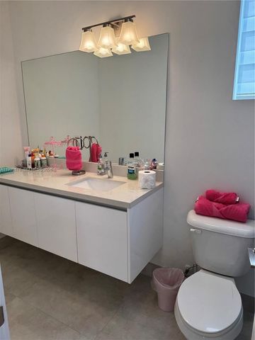 7547 NW 98th Ave ., Doral, FL 33178