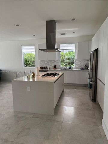 7547 NW 98th Ave ., Doral, FL 33178