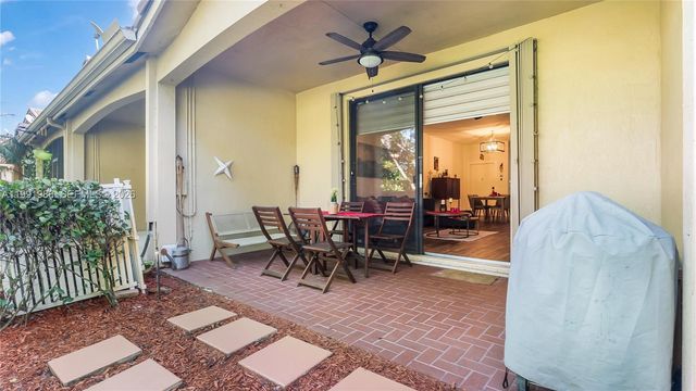 3889 Tree Top Dr 3889, Weston, FL 33332