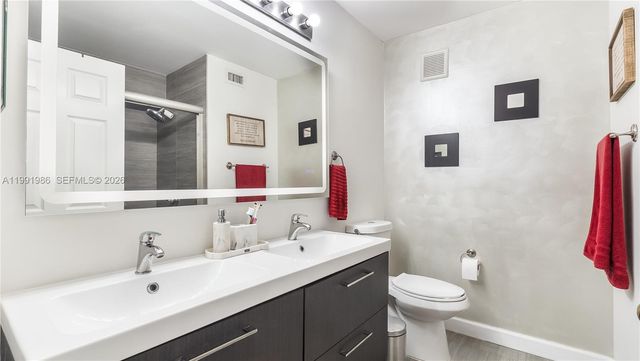 3889 Tree Top Dr 3889, Weston, FL 33332