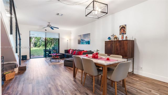 3889 Tree Top Dr 3889, Weston, FL 33332