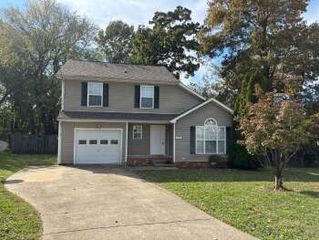 1318 Whetstone Ct, Clarksville, TN 37042