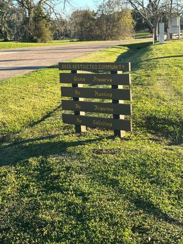 331 Green Pasture Court, Angleton, TX 77515