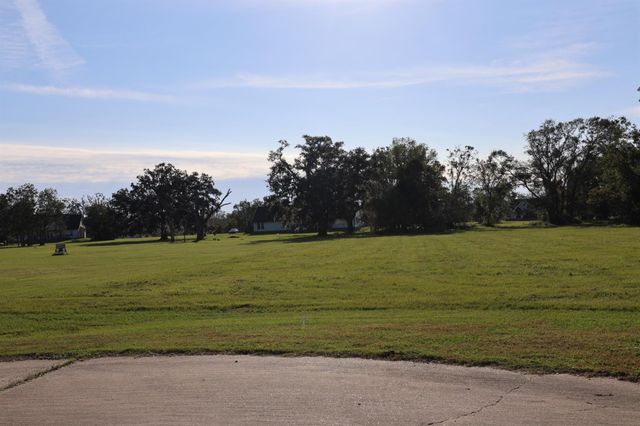 331 Green Pasture Court, Angleton, TX 77515