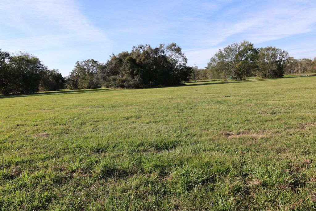 331 Green Pasture Court, Angleton, TX 77515