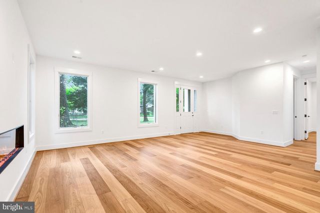 13711 JOYCE RD, Woodbridge, VA 22191