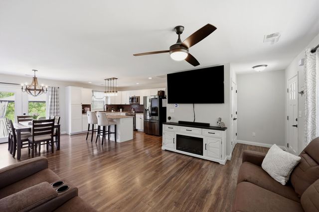 475 Flint Road, Waco, KY 40385