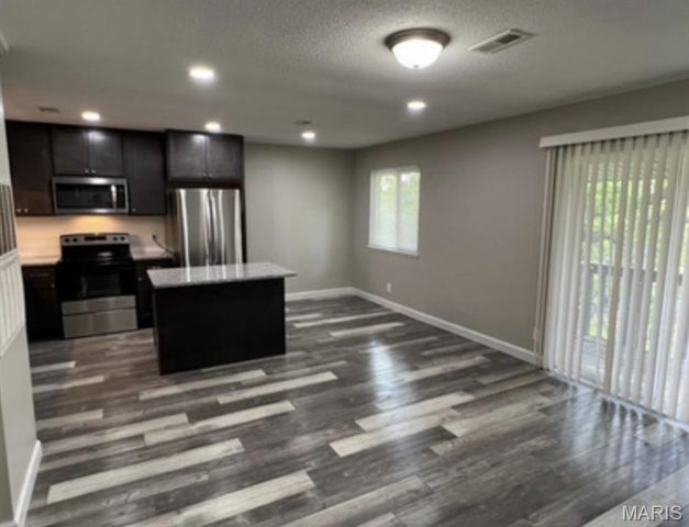 1913 Gascony Parc Drive 1913, Lake St Louis, MO 63367