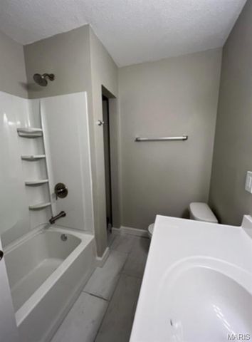 1913 Gascony Parc Drive 1913, Lake St Louis, MO 63367