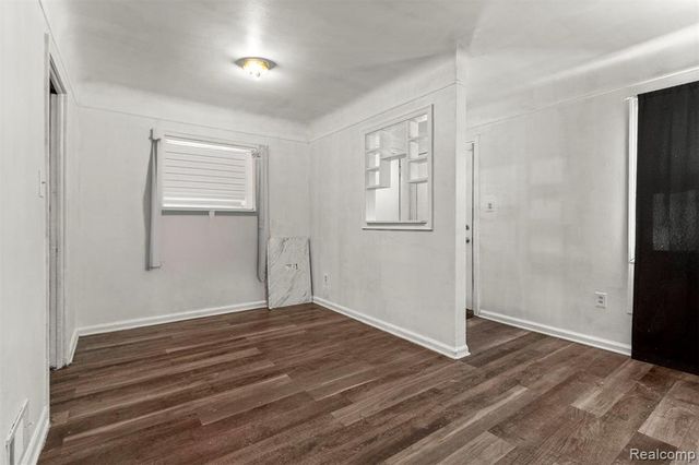 28632 Parkwood Street, Inkster, MI 48141