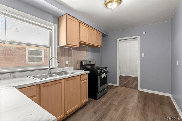 28632 Parkwood Street, Inkster, MI 48141