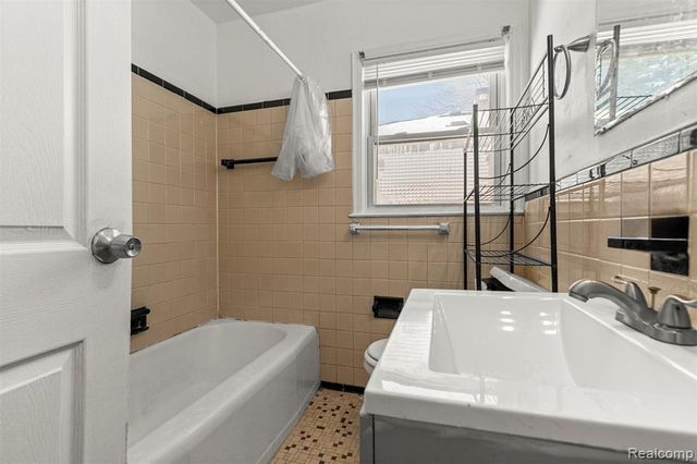 28632 Parkwood Street, Inkster, MI 48141