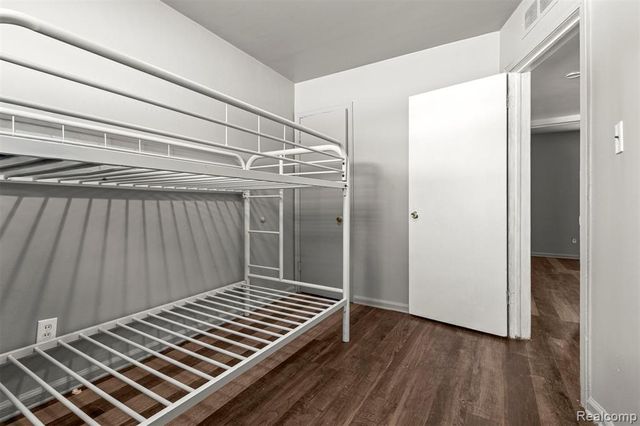 28632 Parkwood Street, Inkster, MI 48141