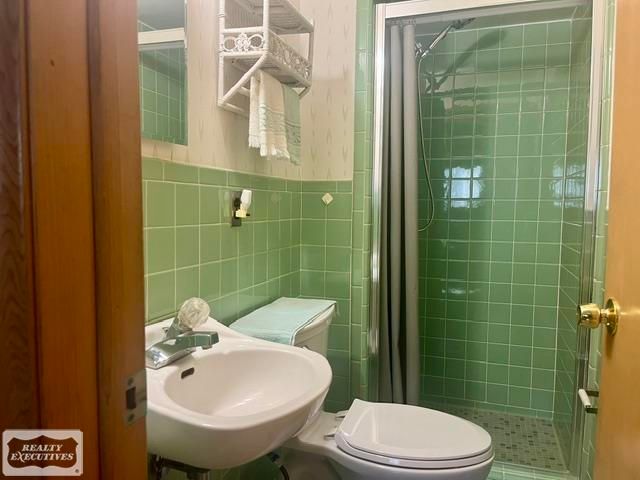 33725 Somerset Drive, Sterling Heights, MI 48312