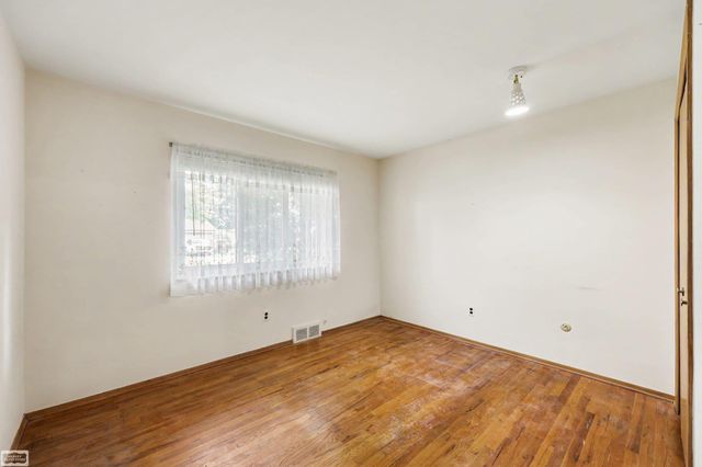 33725 Somerset Drive, Sterling Heights, MI 48312