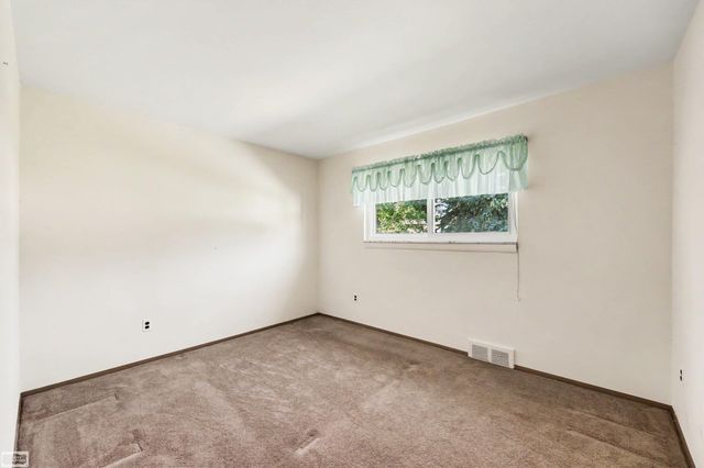 33725 Somerset Drive, Sterling Heights, MI 48312