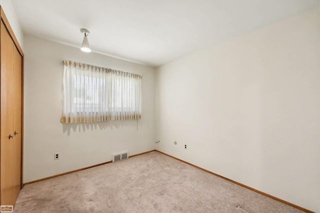 33725 Somerset Drive, Sterling Heights, MI 48312